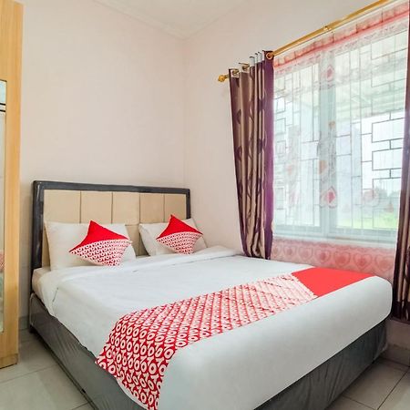 Oyo 3256 Rukost I8 Hotel Караванг Екстериор снимка