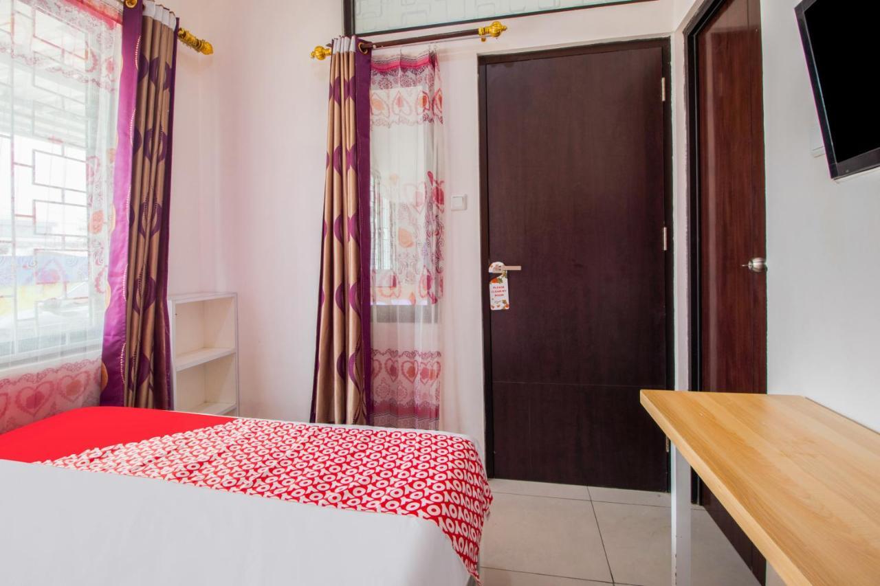 Oyo 3256 Rukost I8 Hotel Караванг Екстериор снимка