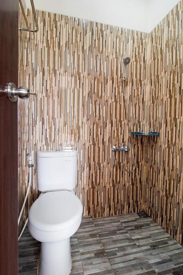 Oyo 3256 Rukost I8 Hotel Караванг Екстериор снимка