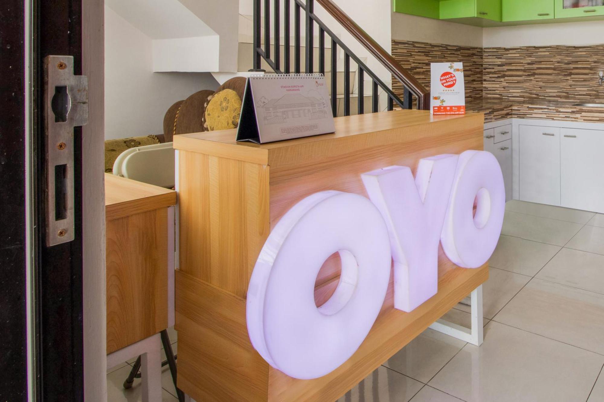 Oyo 3256 Rukost I8 Hotel Караванг Екстериор снимка