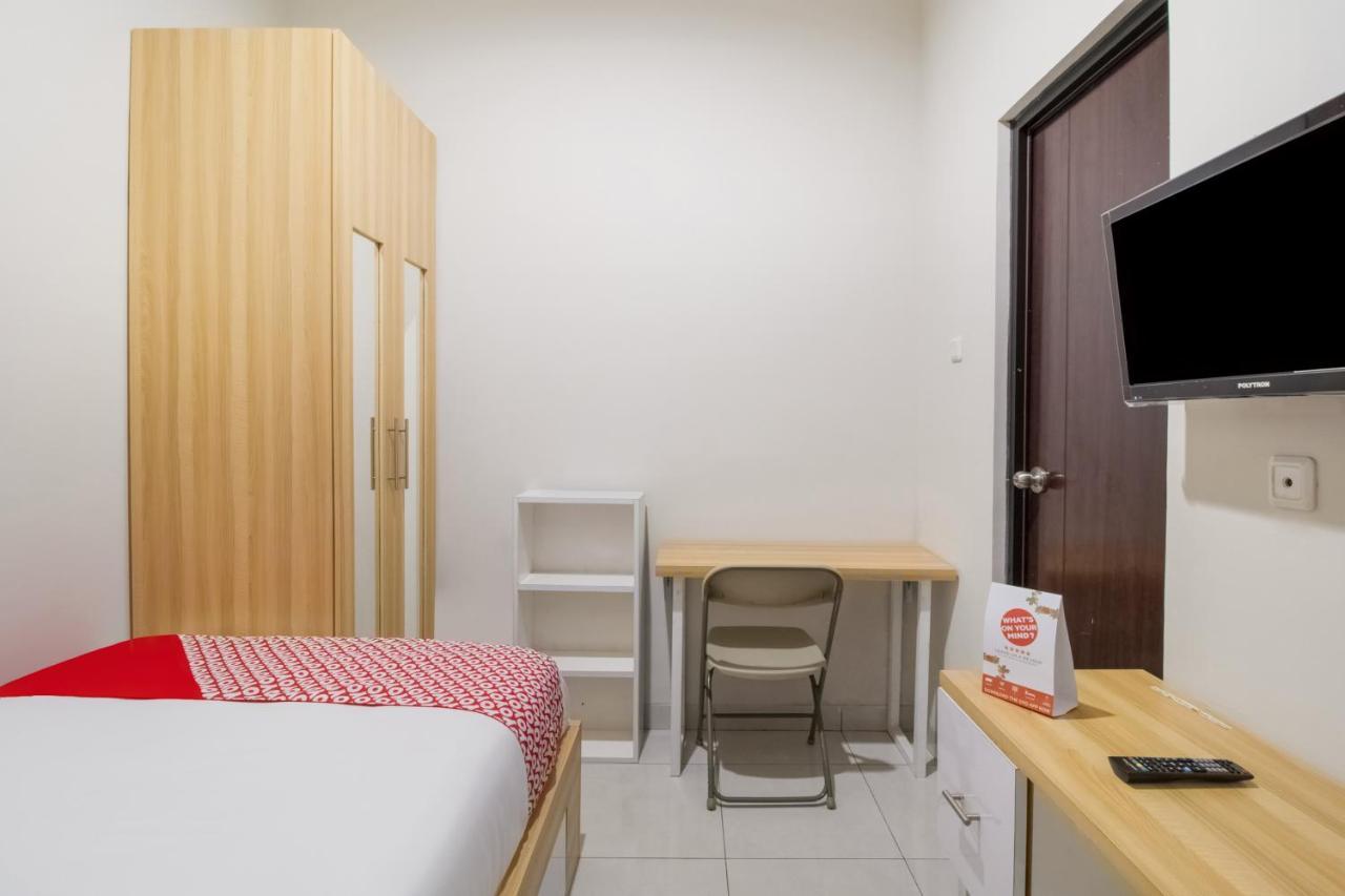 Oyo 3256 Rukost I8 Hotel Караванг Екстериор снимка